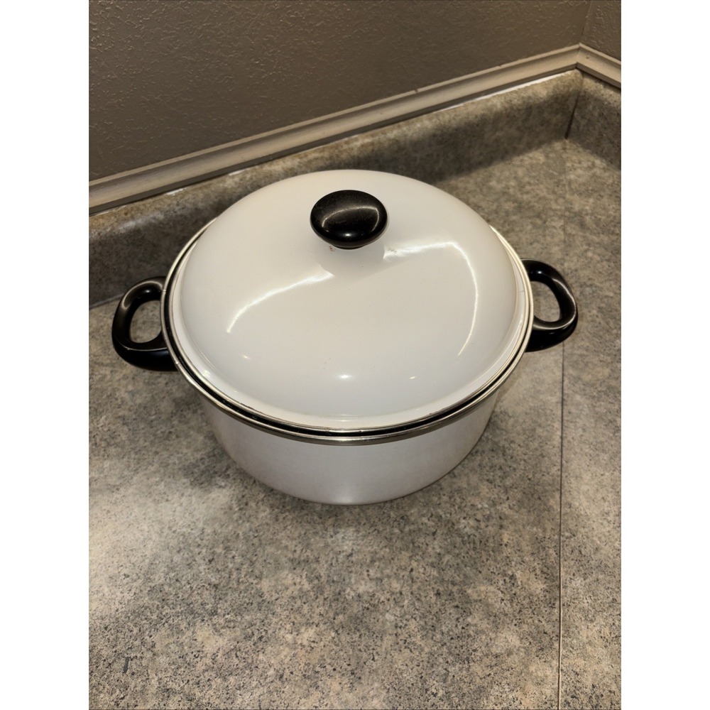San Ignacio Vintage White/Black Enamel Stock Pot 10" Very Good Condition